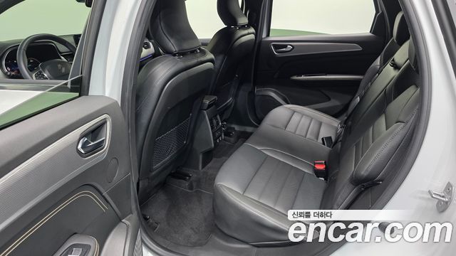 Renault Korea Arkana 1.6 E-TECH Iconic 2025 — фото 12