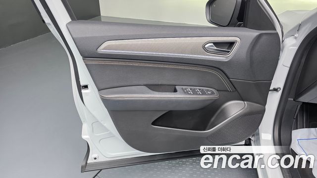 Renault Korea Arkana 1.6 E-TECH Iconic 2025 — фото 24