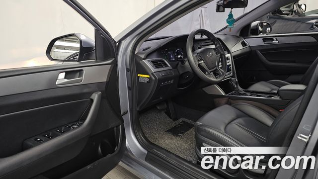 Hyundai Sonata (LF) 2.0 Style Special 2016 — фото 10