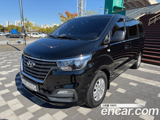 Hyundai Grand Starex Van 3-Seater Smart