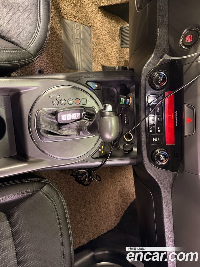 Kia Sportage R Diesel 2WD TLX Premium 2013 — фото 17