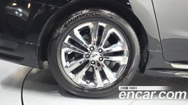 Kia Carnival 9-seater Hi-Limousine Prestige 2016 — фото 5