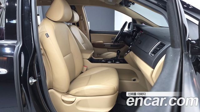 Kia Carnival 9-seater Hi-Limousine Prestige 2016 — фото 11