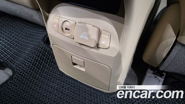 Kia Carnival 9-seater Hi-Limousine Prestige 2016 — фото 18