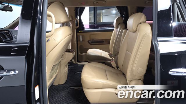 Kia Carnival 9-seater Hi-Limousine Prestige 2016 — фото 26