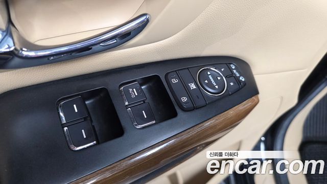 Kia Carnival 9-seater Hi-Limousine Prestige 2016 — фото 30