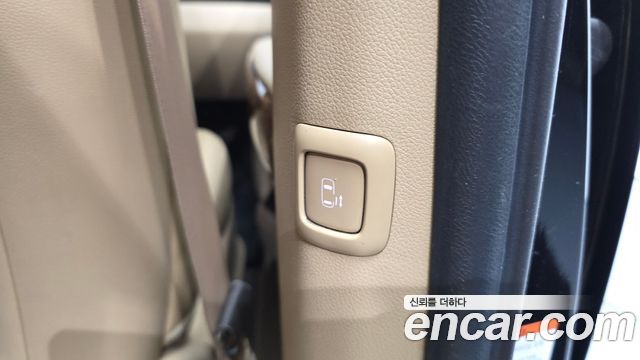 Kia Carnival 9-seater Hi-Limousine Prestige 2016 — фото 31