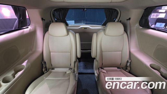 Kia Carnival 9-seater Hi-Limousine Prestige 2016 — фото 34