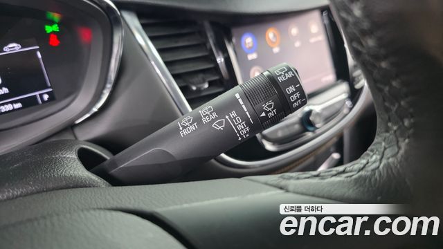 Chevrolet Trax 1.4 Premier 2020 — фото 29