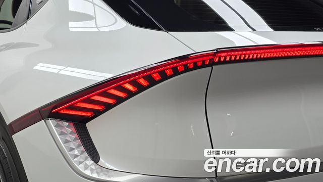 Kia EV6 Long Range Earth 2023 — фото 23