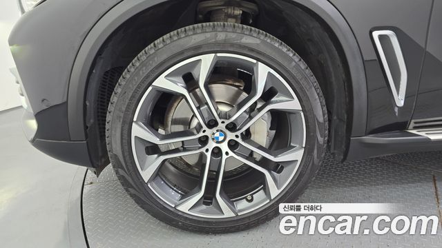 BMW X5 (G05) xDrive 40i xLine 2022 — фото 5