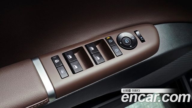 Hyundai Grandeur (GN7) 2,5 Gasoline 2WD Exclusive 2024 — фото 15