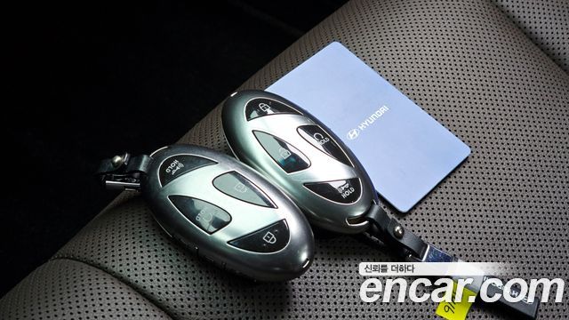 Hyundai Grandeur (GN7) 2,5 Gasoline 2WD Exclusive 2024 — фото 17