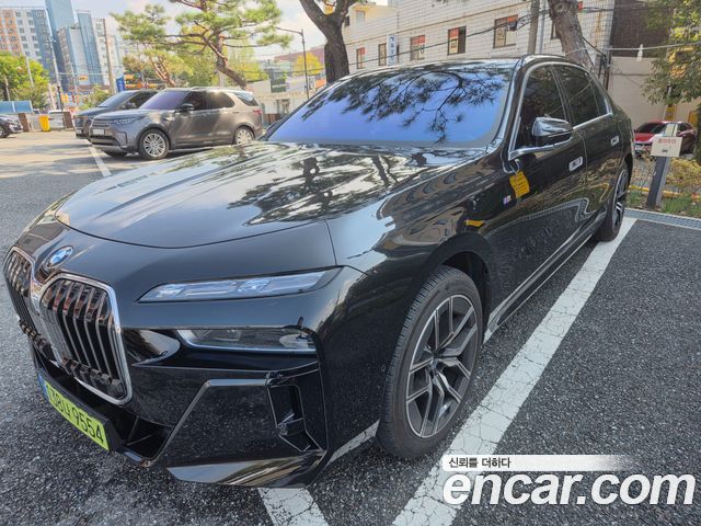 BMW 7 Series (G70) 740d xDrive M Sport