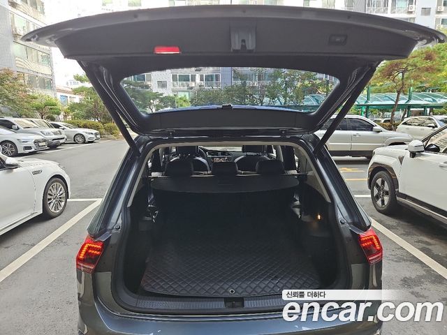 Volkswagen Tiguan Allspace 2.0 TDI Prestige 2020 — фото 5