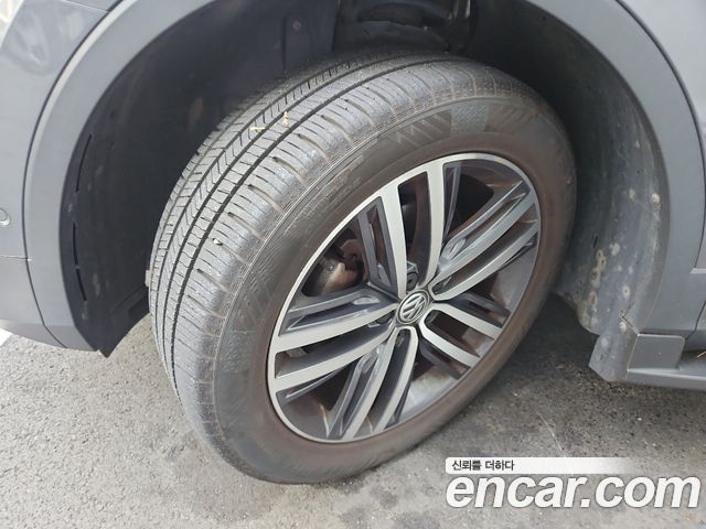 Volkswagen Tiguan Allspace 2.0 TDI Prestige 2020 — фото 6