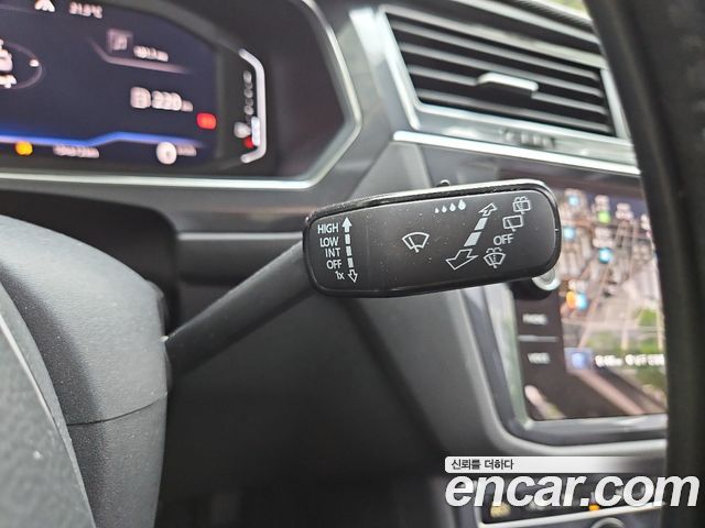 Volkswagen Tiguan Allspace 2.0 TDI Prestige 2020 — фото 15