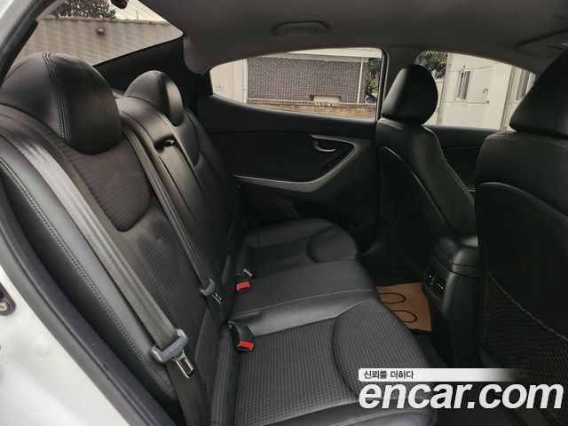 Hyundai Avante 1.6 GDi Smart Standard 2016 — фото 17