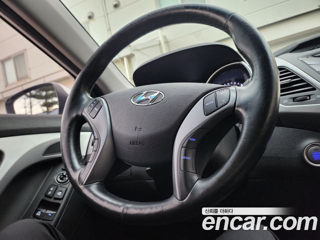 Hyundai Avante 1.6 GDi Smart Standard 2016 — фото 20