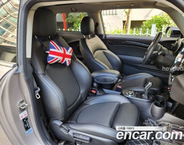 MINI Cooper S Classic Launch Pack Third Generation 2022 — фото 4