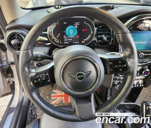 MINI Cooper S Classic Launch Pack Third Generation 2022 — фото 5