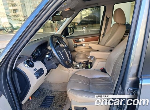 Land Rover Discovery 4 3.0 SDV6 SE 2016 — фото 3
