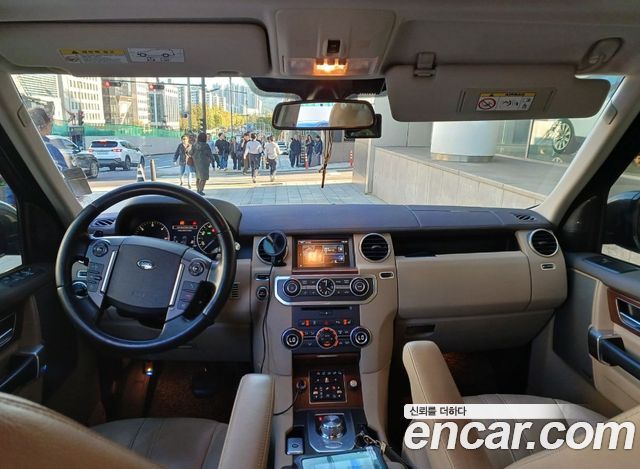 Land Rover Discovery 4 3.0 SDV6 SE 2016 — фото 4