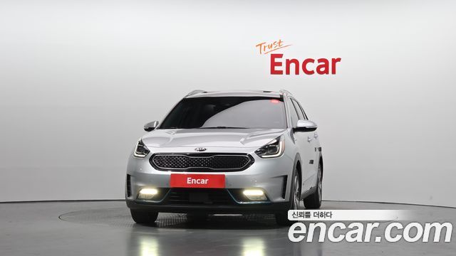 Kia Niro 1.6 Plug-in HEV Noblesse 2018 — фото 3
