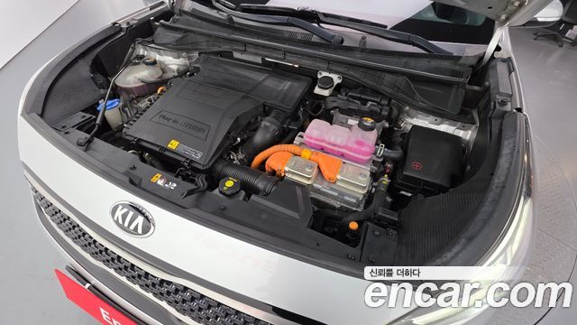 Kia Niro 1.6 Plug-in HEV Noblesse 2018 — фото 6
