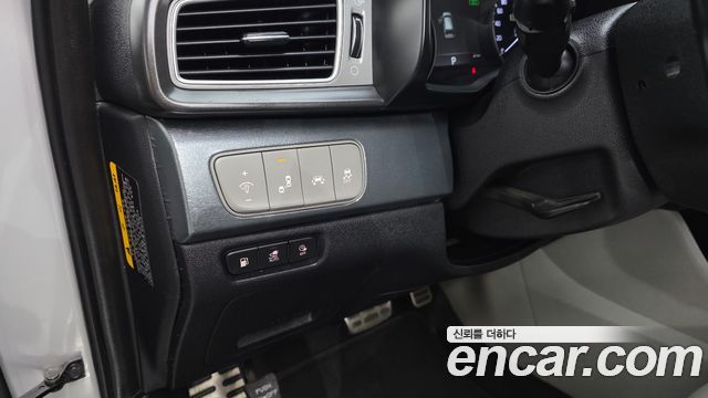 Kia Niro 1.6 Plug-in HEV Noblesse 2018 — фото 29