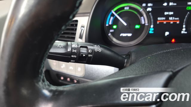 Kia Niro 1.6 Plug-in HEV Noblesse 2018 — фото 32