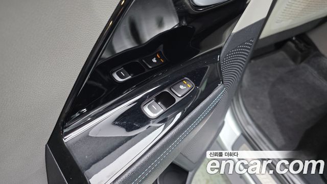 Kia Niro 1.6 Plug-in HEV Noblesse 2018 — фото 34