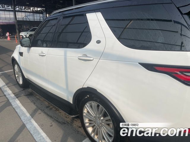 Land Rover Discovery 5 3.0 TD6 HSE Luxury 2018 — фото 3