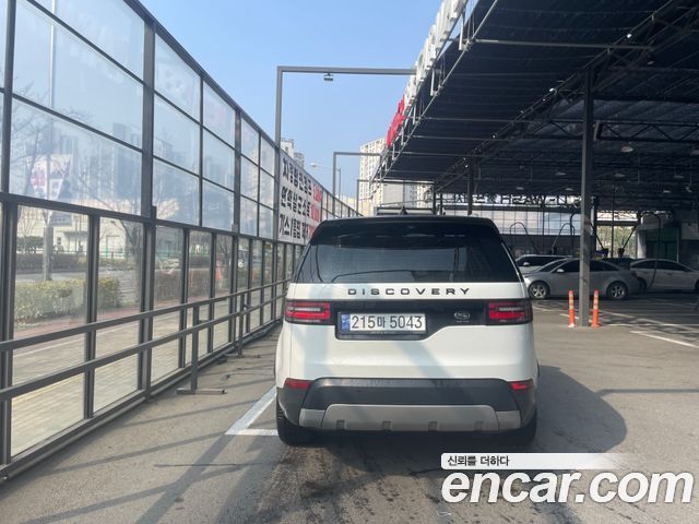 Land Rover Discovery 5 3.0 TD6 HSE Luxury 2018 — фото 6