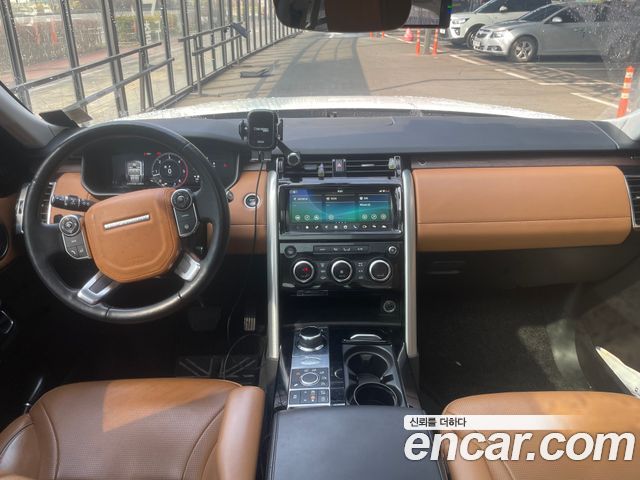 Land Rover Discovery 5 3.0 TD6 HSE Luxury 2018 — фото 7