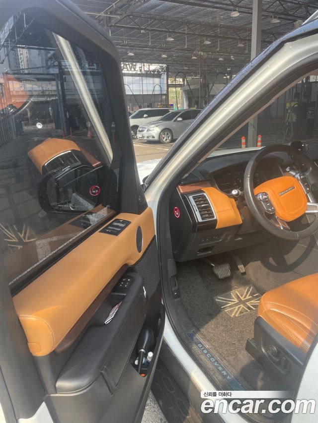 Land Rover Discovery 5 3.0 TD6 HSE Luxury 2018 — фото 10