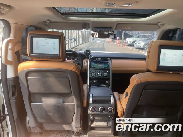 Land Rover Discovery 5 3.0 TD6 HSE Luxury 2018 — фото 15