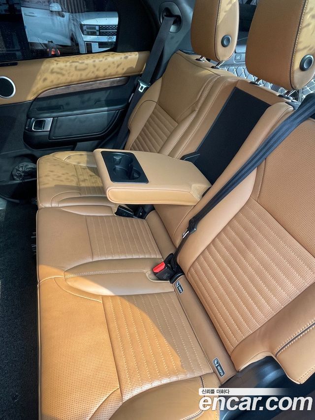 Land Rover Discovery 5 3.0 TD6 HSE Luxury 2018 — фото 16