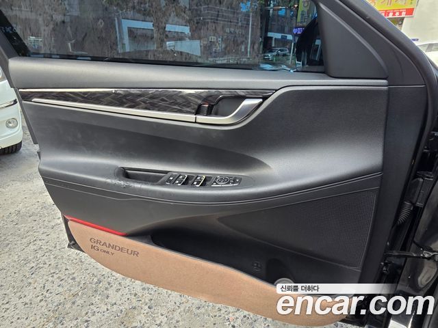 Hyundai Grandeur (IG) 2.2 Diesel Premium Special 2018 — фото 9