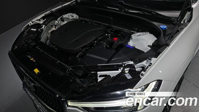 Volvo XC60 (II) B5 Ultra Bright 2025 — фото 6