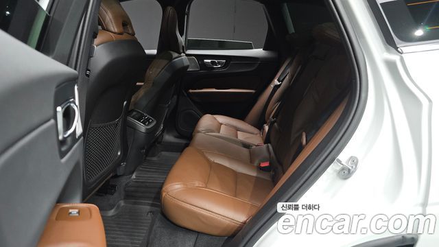 Volvo XC60 (II) B5 Ultra Bright 2025 — фото 16