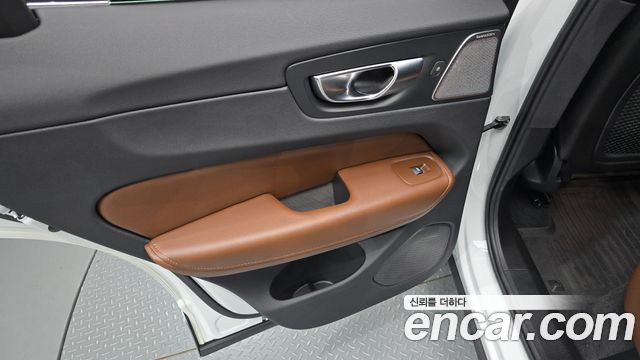 Volvo XC60 (II) B5 Ultra Bright 2025 — фото 31