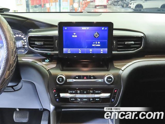 Ford Explorer (VI) 2.3 LimIted 4WD 2020 — фото 15