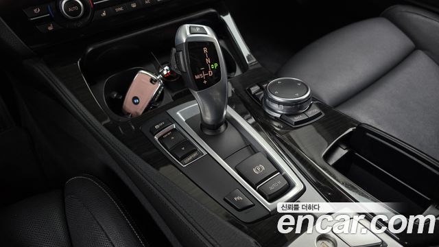 BMW 5 Series (F10) 520d Luxury Plus 2016 — фото 9