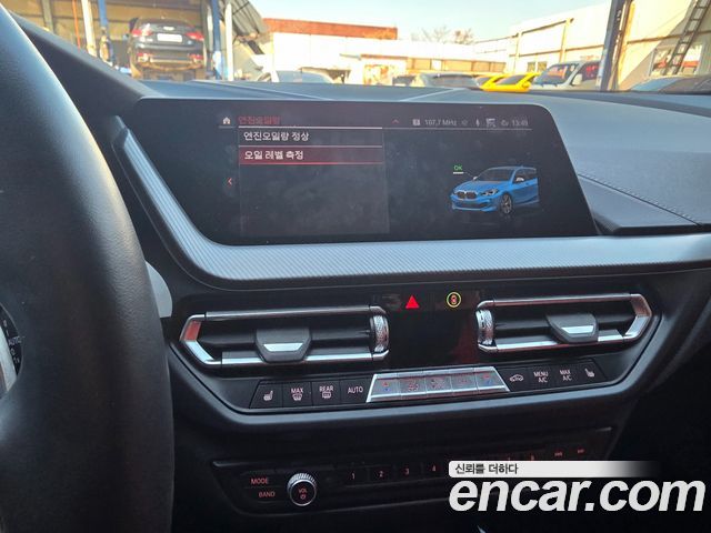 BMW 1 Series (F40) M135i xDrive 2021 — фото 19