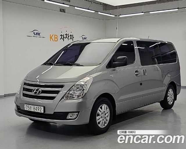 Hyundai Grand Starex 12-Seater Wagon Smart