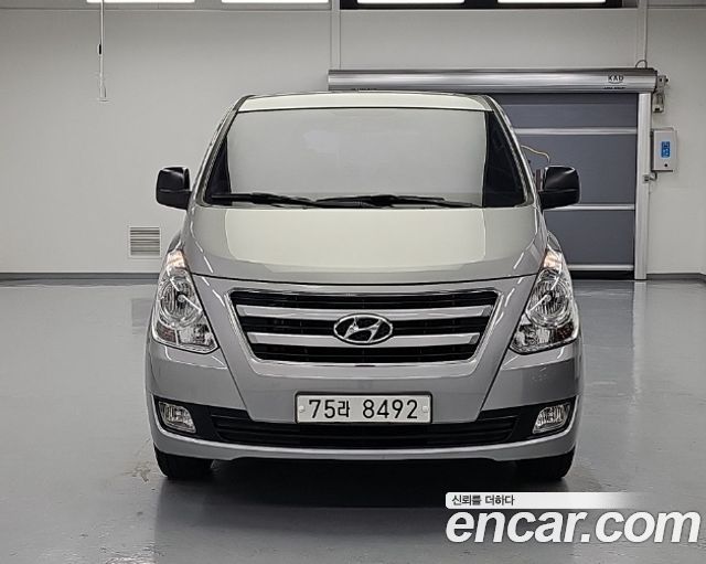 Hyundai Grand Starex 12-Seater Wagon Smart 2016 — фото 2