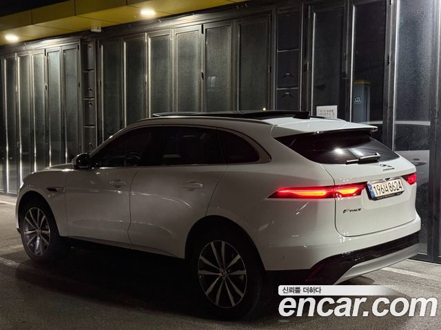 Jaguar F-PACE D200 SE 2021 — фото 2