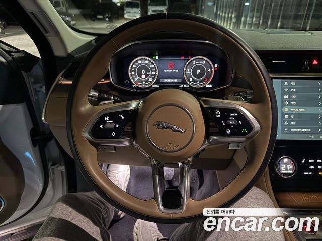 Jaguar F-PACE D200 SE 2021 — фото 4