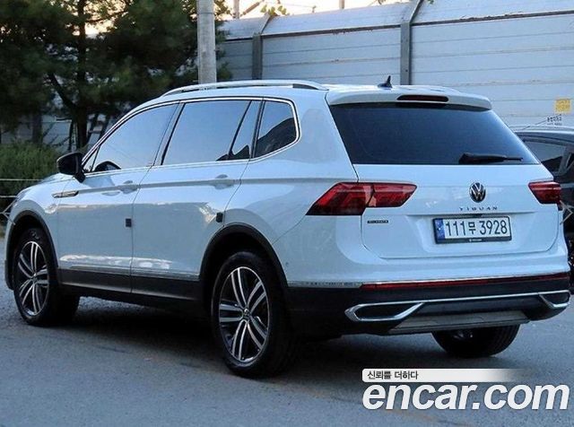 Volkswagen Tiguan Allspace 2.0 TSI Prestige 2023 — фото 3
